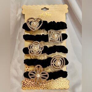 NWT Women’s 5 piece black velvet hair ties scrunchies